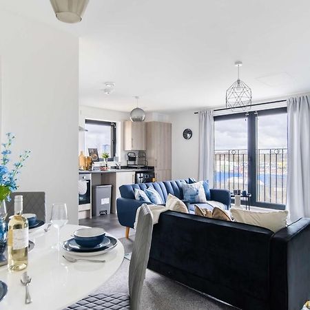 Livestay-New Private Apartment Building Minutes From Heathrow Slough Exterior foto