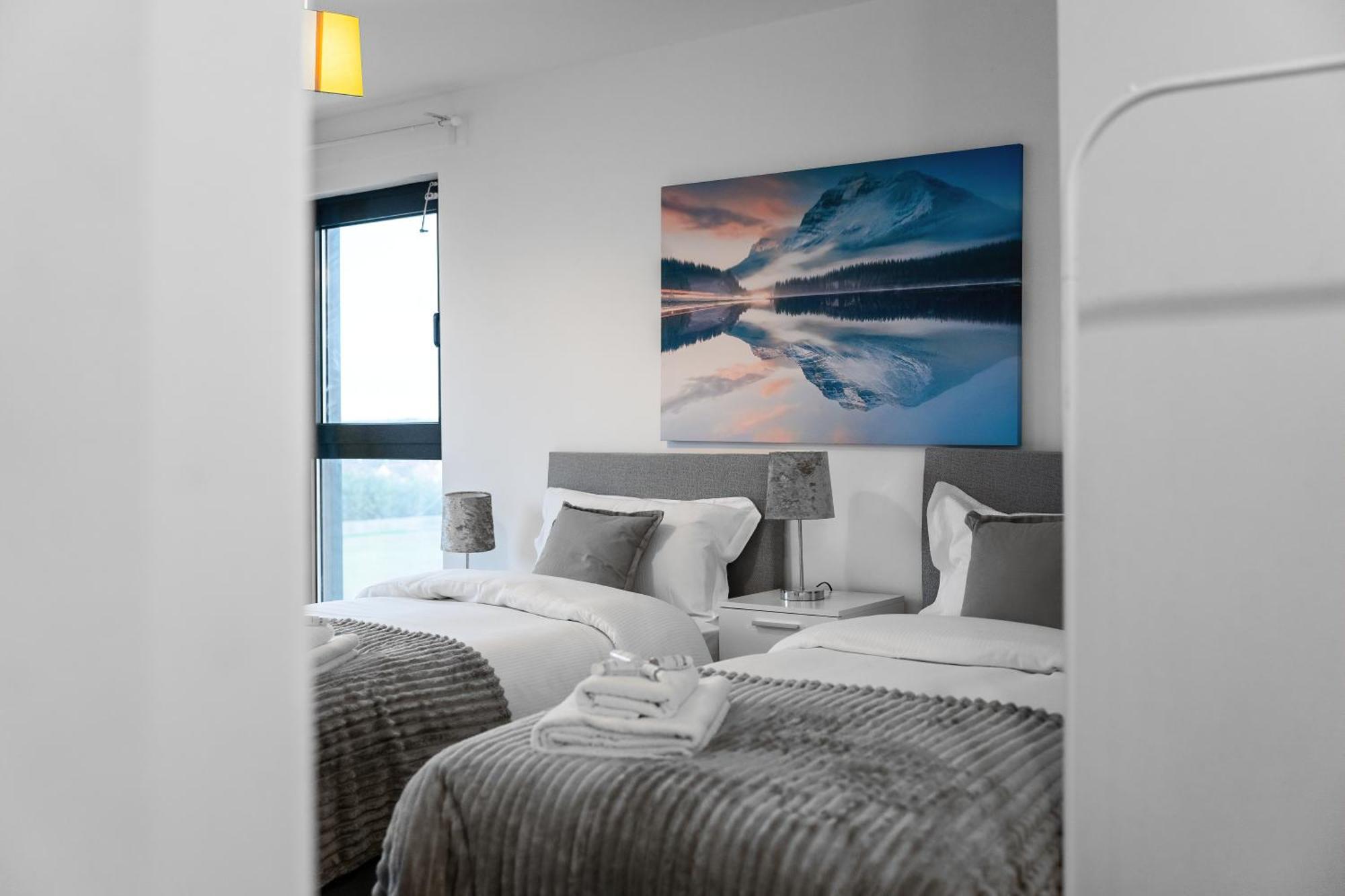 Livestay-New Private Apartment Building Minutes From Heathrow Slough Exterior foto