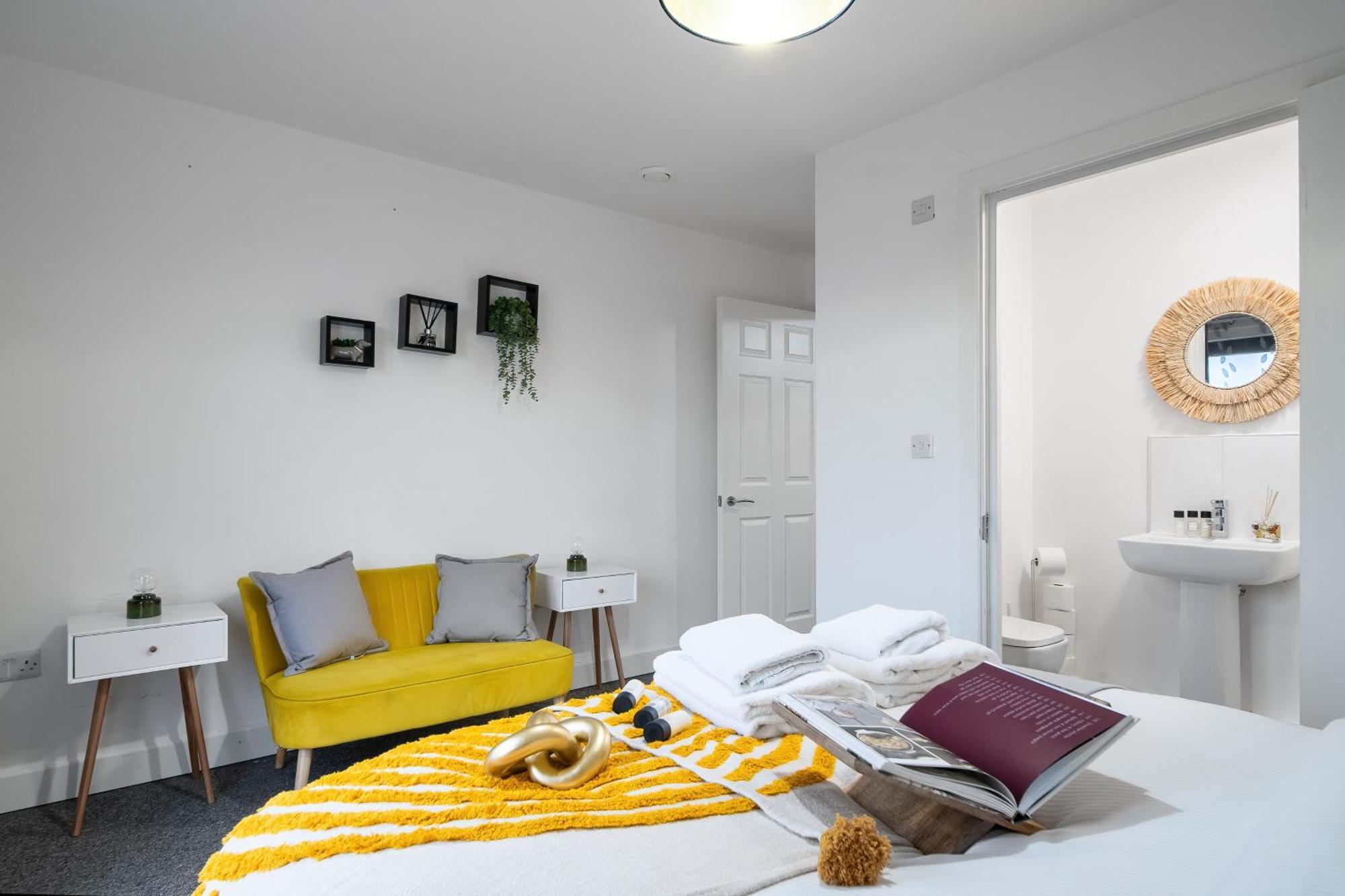 Livestay-New Private Apartment Building Minutes From Heathrow Slough Exterior foto